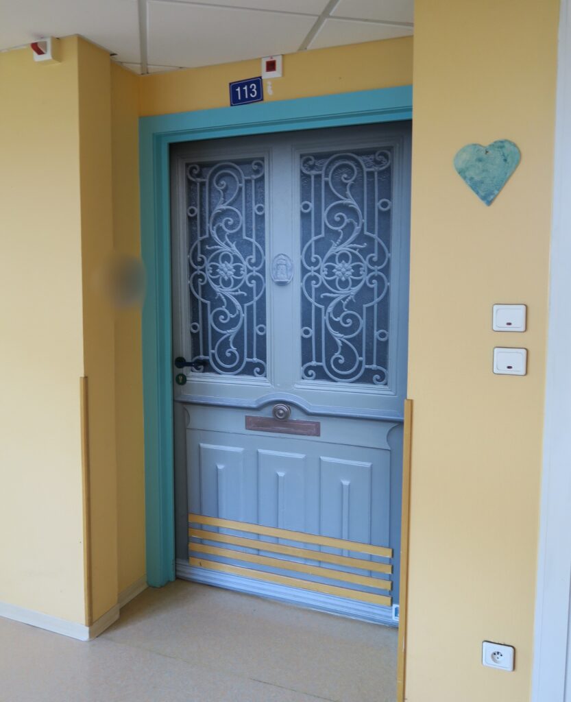 Porte personnalisée à l'EHPAD Abrapa Hoenheim