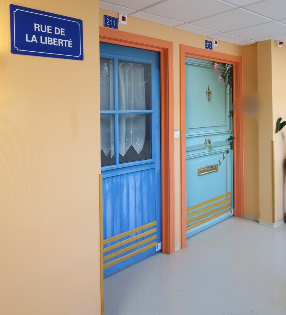 Portes personnalisées à l'EHPAD Abrapa Hoenheim